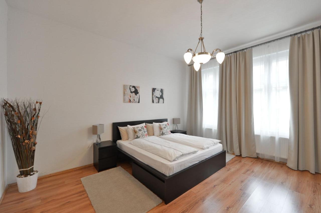 Exclusive Apartment On Zborovska Prague Ngoại thất bức ảnh