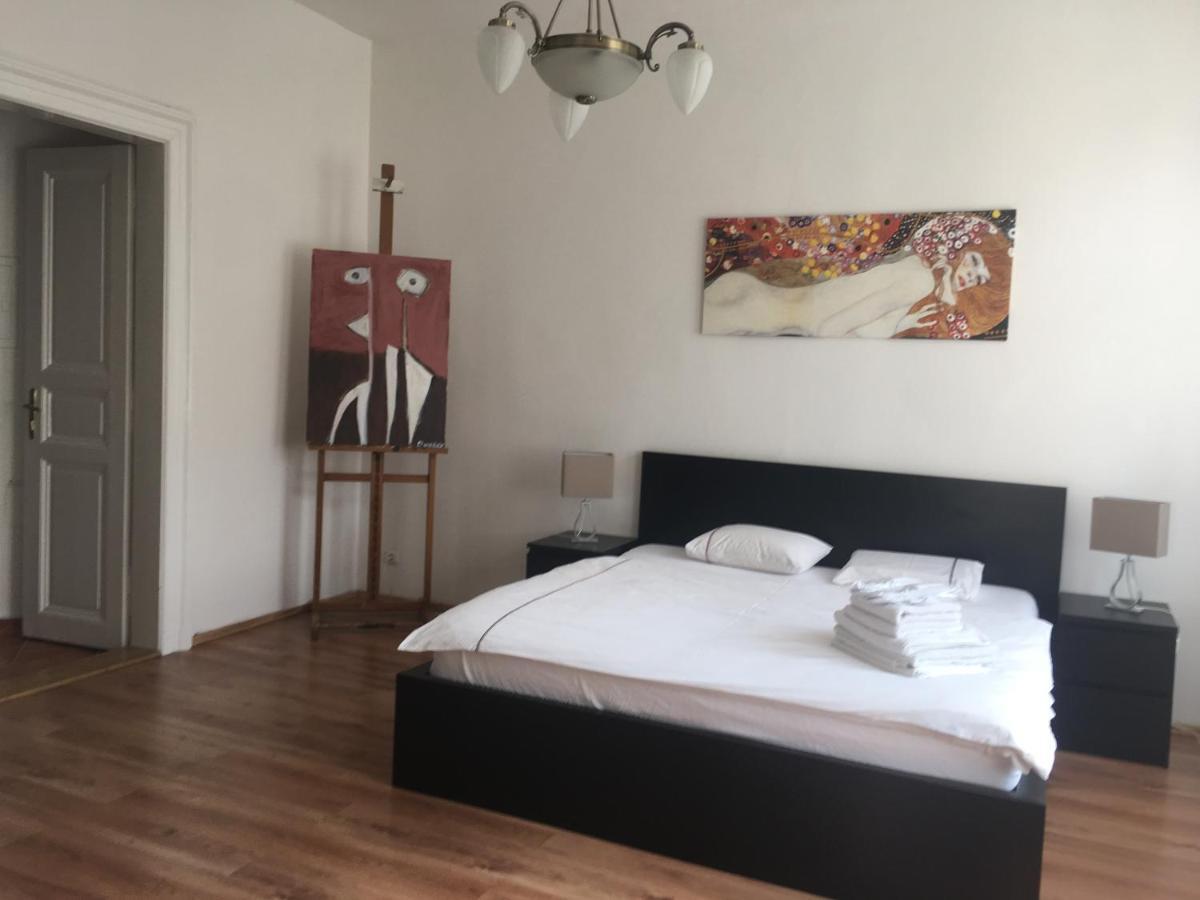 Exclusive Apartment On Zborovska Prague Ngoại thất bức ảnh